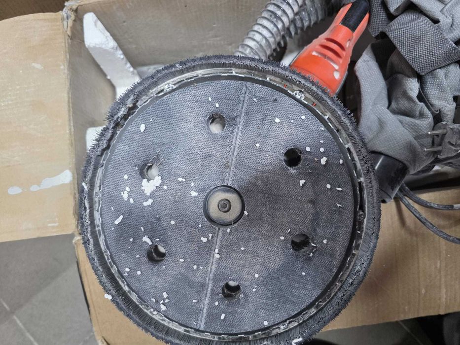 Șlefuitor de ipsos 1200 W 225 mm - Disc triunghiular DEFECT