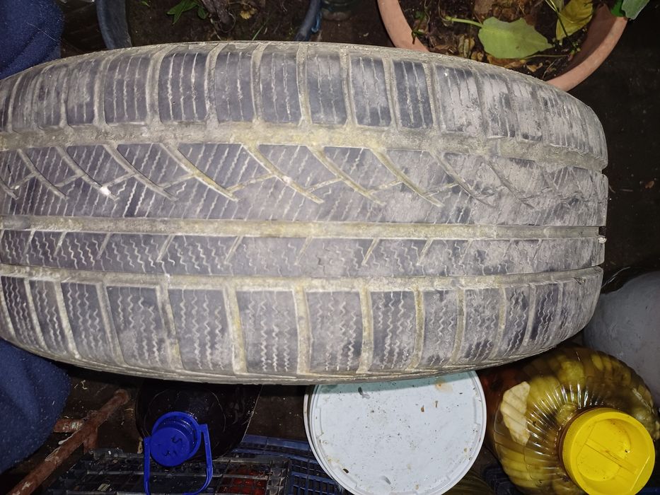 Set 2 cauciucuri de iarna 205/55/16 in stare buna