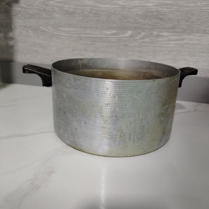 Кастрюля продаётся