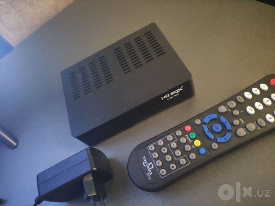Продаётся тюнер HDBOX S100 PRO+годовая подписка на телекарту на год