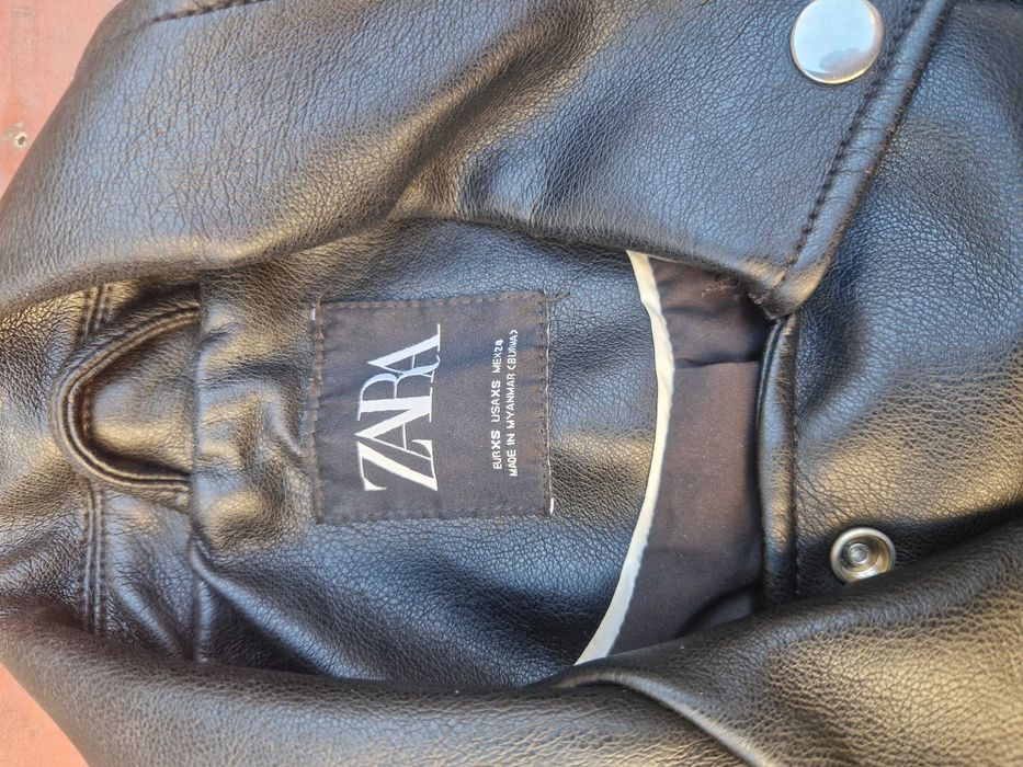 Продавам кожено детско яке на Зара