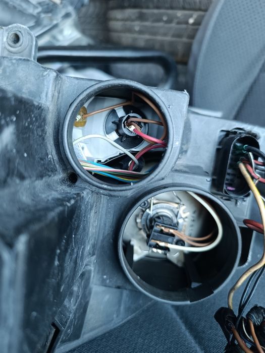 • ОРИГИНАЛНИ GTI / R32 фарове за голф 5, джета, кади, голф плюс, пасат