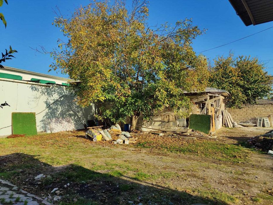 Продается склад и земельный участок 8 соток нежилой. Вдоль дороги-50м.