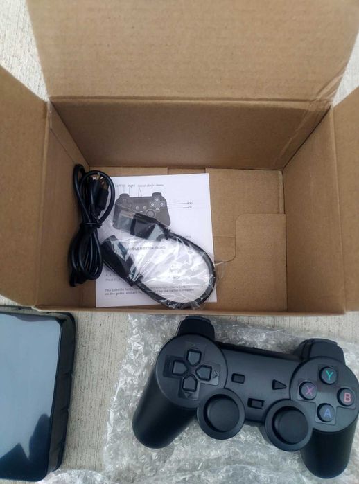 Ретро конзола Gamestick 30 000 игри, съвместима с 23 емулатора, 2 x бе