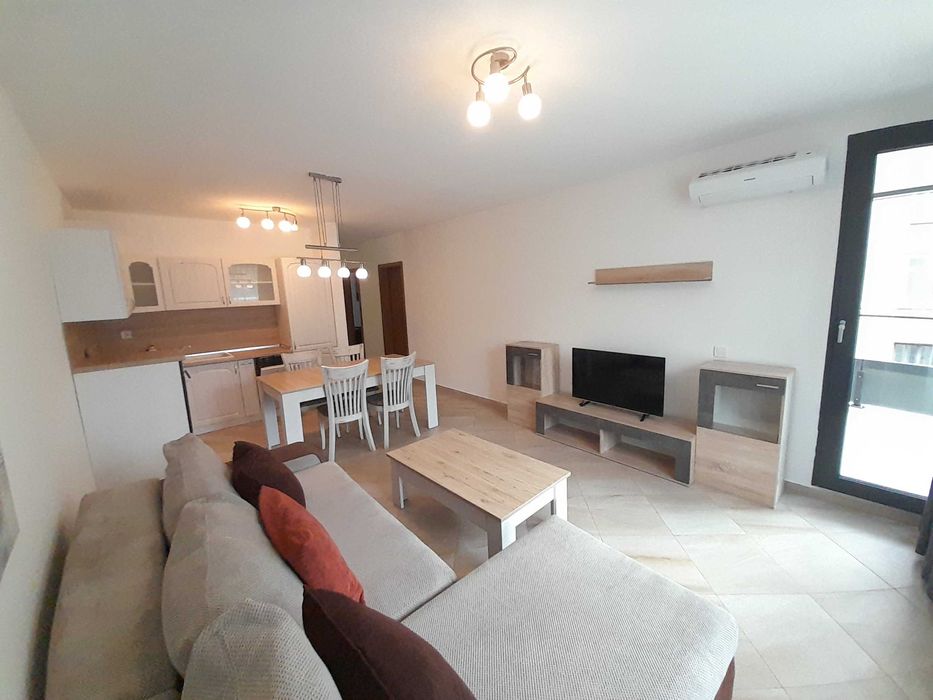 Дава се под наем Тристаен апартамент в София, Център - 90 кв.м за 612 € - Снимка #2