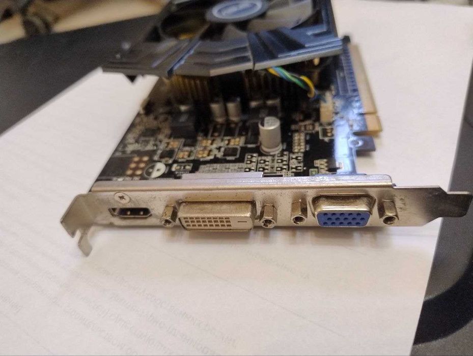 Видеокарта Asus GTX 750