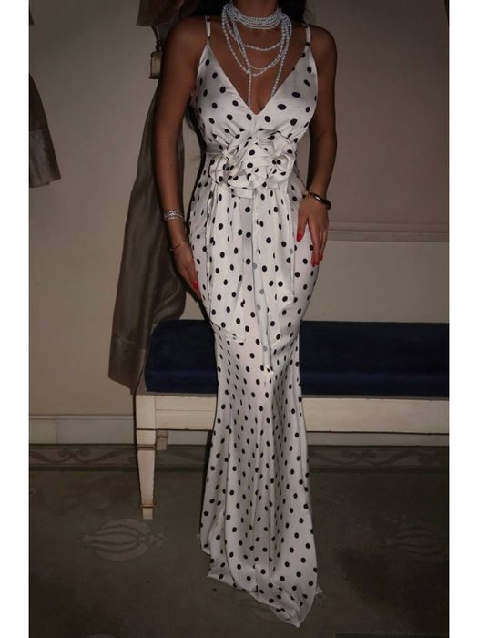 Дълга рокля на точки