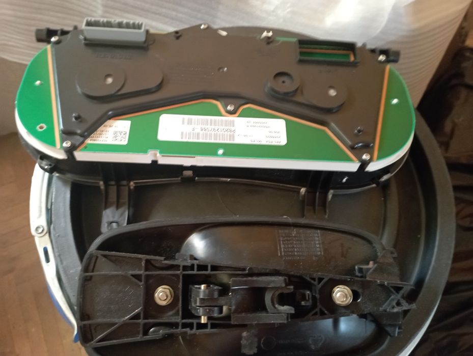 Macara geam Renault trafic 2016