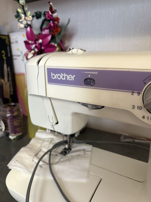 Продам швеиную машину