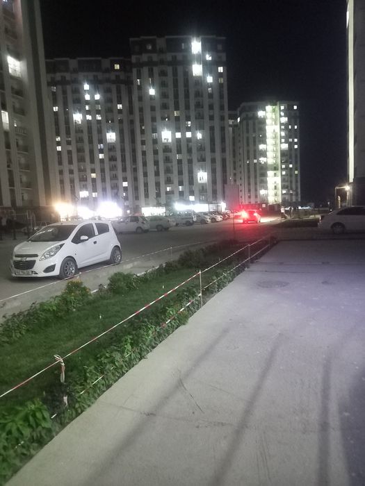 Kvartira Qorasuv Massivi yangi domlar