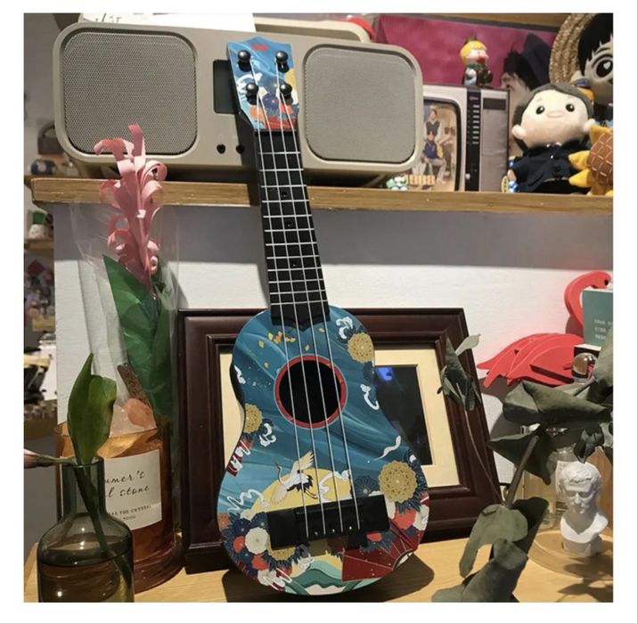 Детская гитара, укулеле