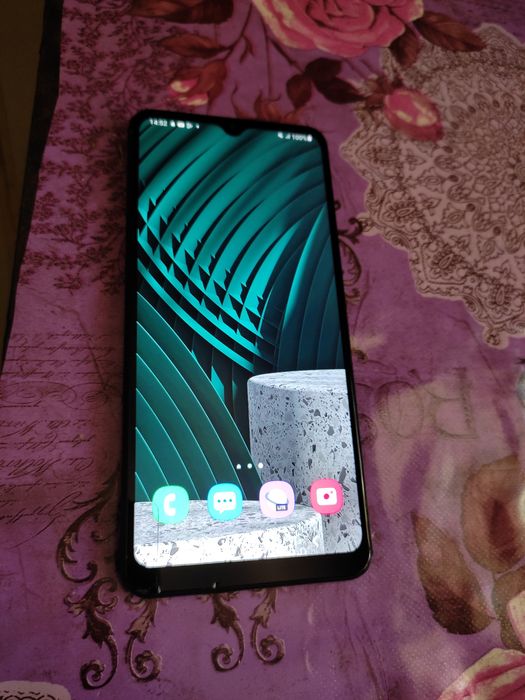 Samsung телефон.