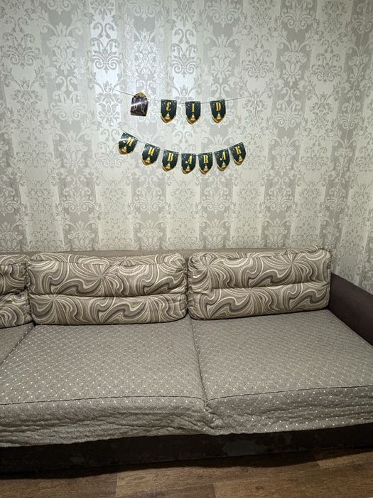 Продаю диван для гостинной