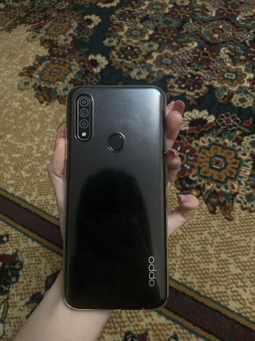 OPPO черный новый