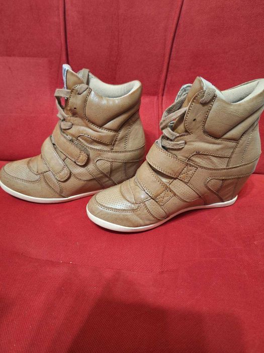 Боти, бежови, номер 40