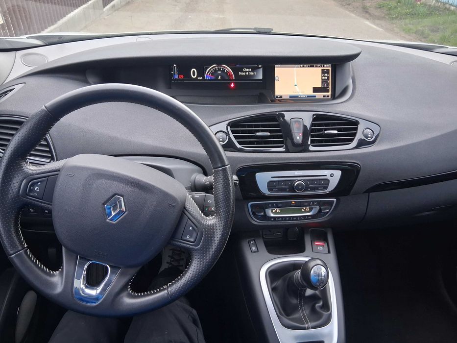 RENAULT Scenic 2015 — imagine 3