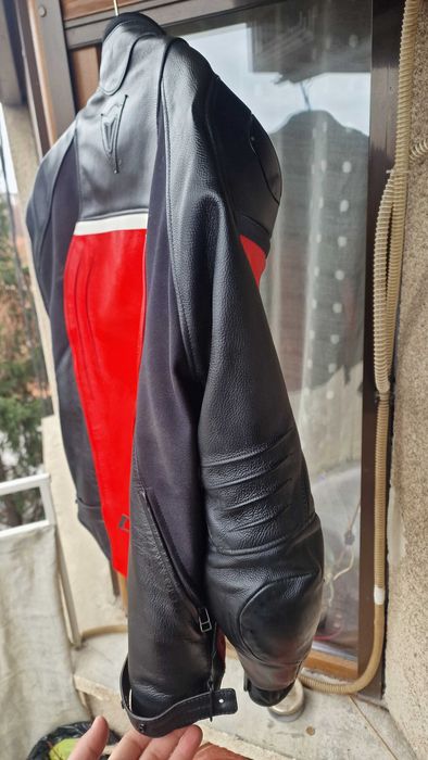 Кожено яке dainese