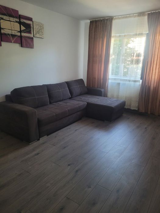 Ofer spre închiriere apartament 3 camere