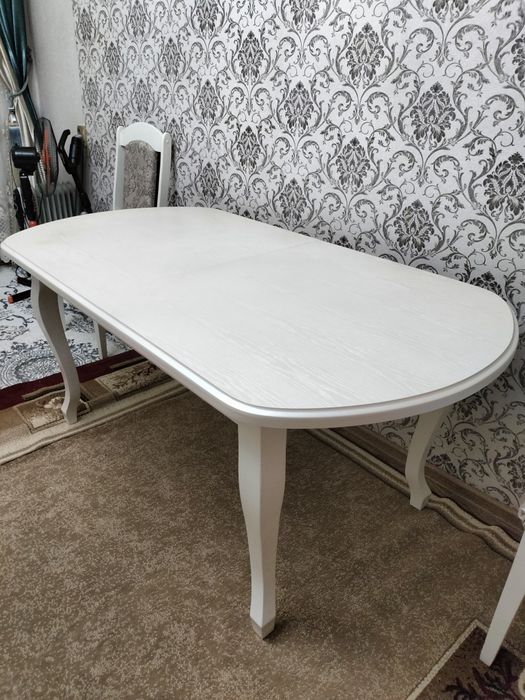 Стол для гостиной