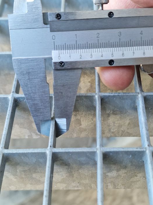 Grilaje zincate galvanizate