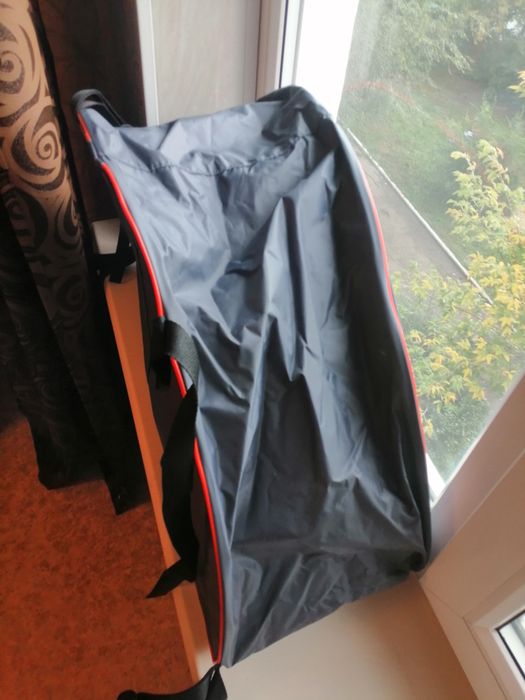 Для хранения вещей в лодке.