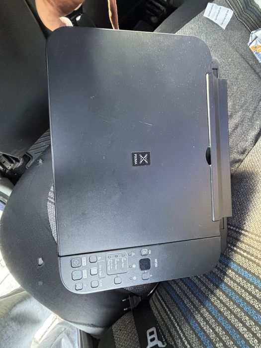 Vand imprimanta canon *DEFECTA*