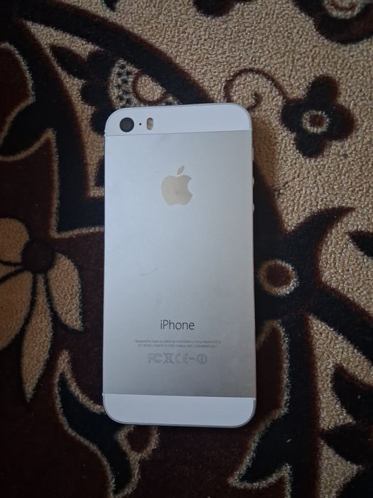 IPHONE 5s apropae nou