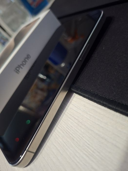 IPhone 15 Pro Max 256 natural titan