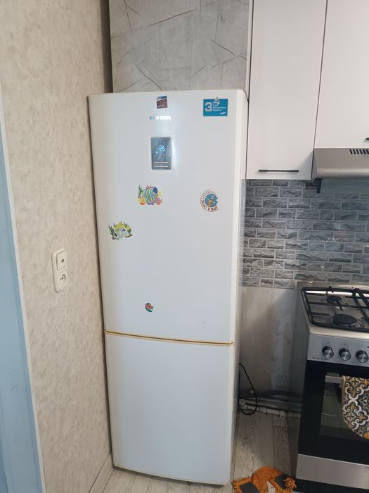 Продаю холодильник