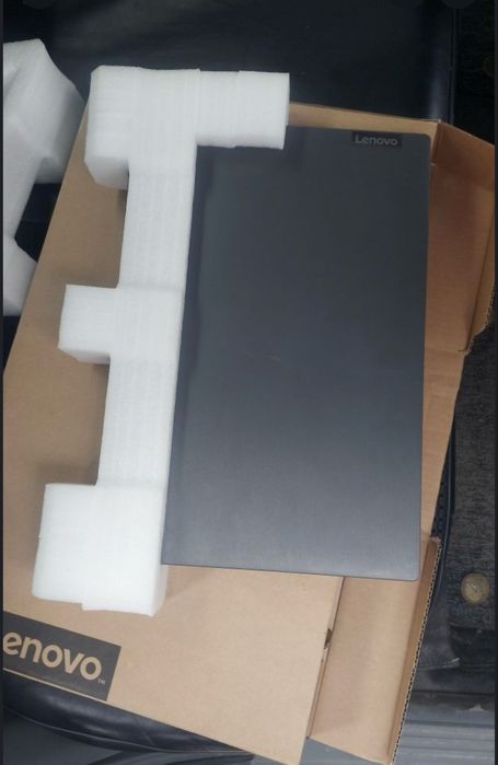 Studentlar uchun noutbuk LENOVO