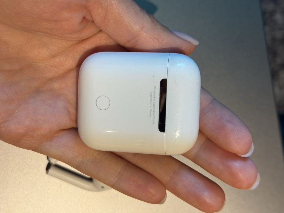 Apple airpods gen 2