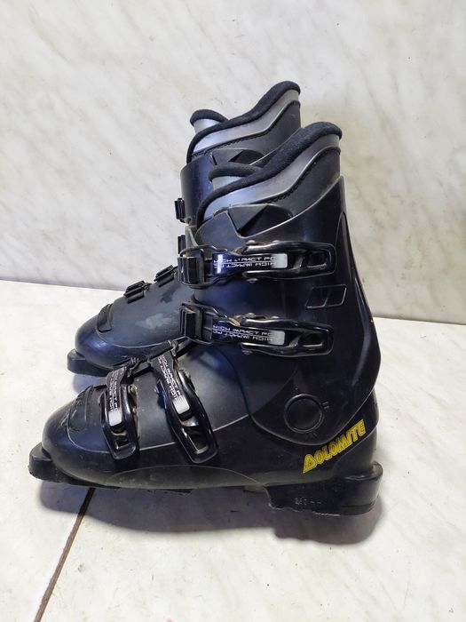 Clapari ski schi Dolomite  mondo 24   corespunde mărimii 37