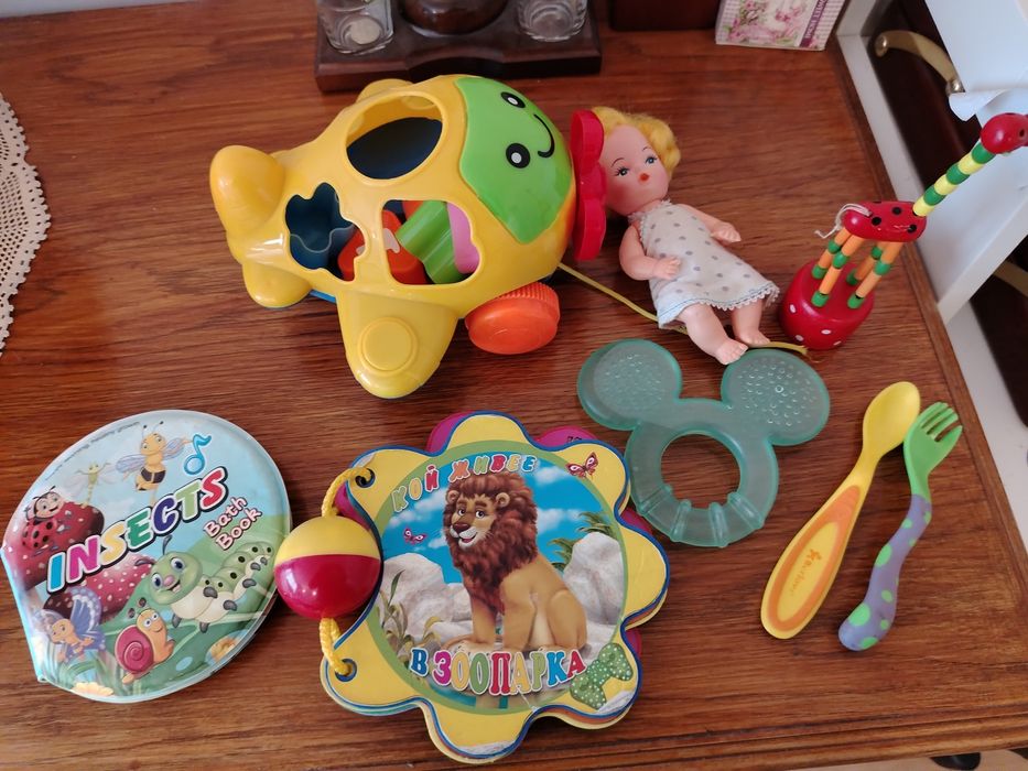 Бебешки играчки и залъгалки
