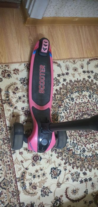 Самокат детский  для девочки