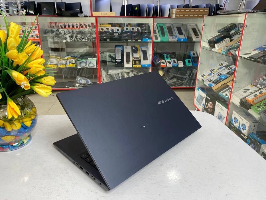 Asus vivobook core i3-1215U 8/256 SSD holati ideal