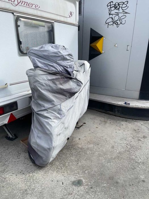 Scuter Piaggio 125 cm³ – 2014 – Automat – Alb – Acte Italia