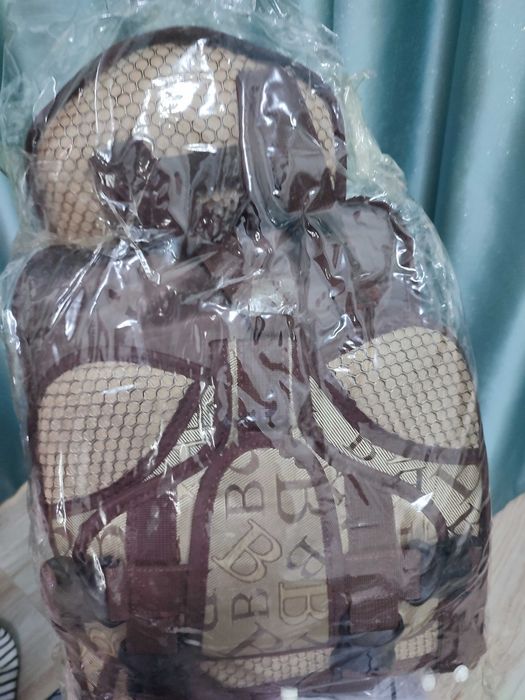 бескаркасное автокресло