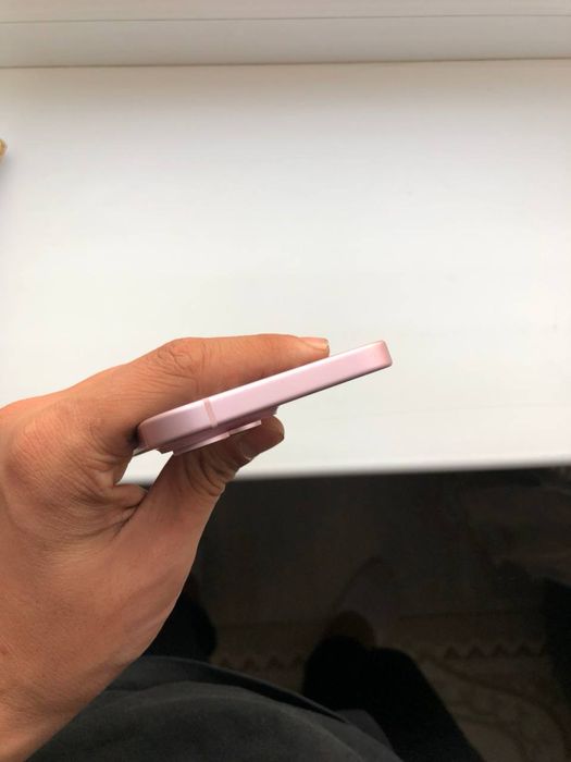 продам iphone 15 в розовом цвете