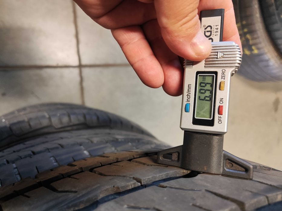 4бр.летни гуми 225/65/16C Semperit