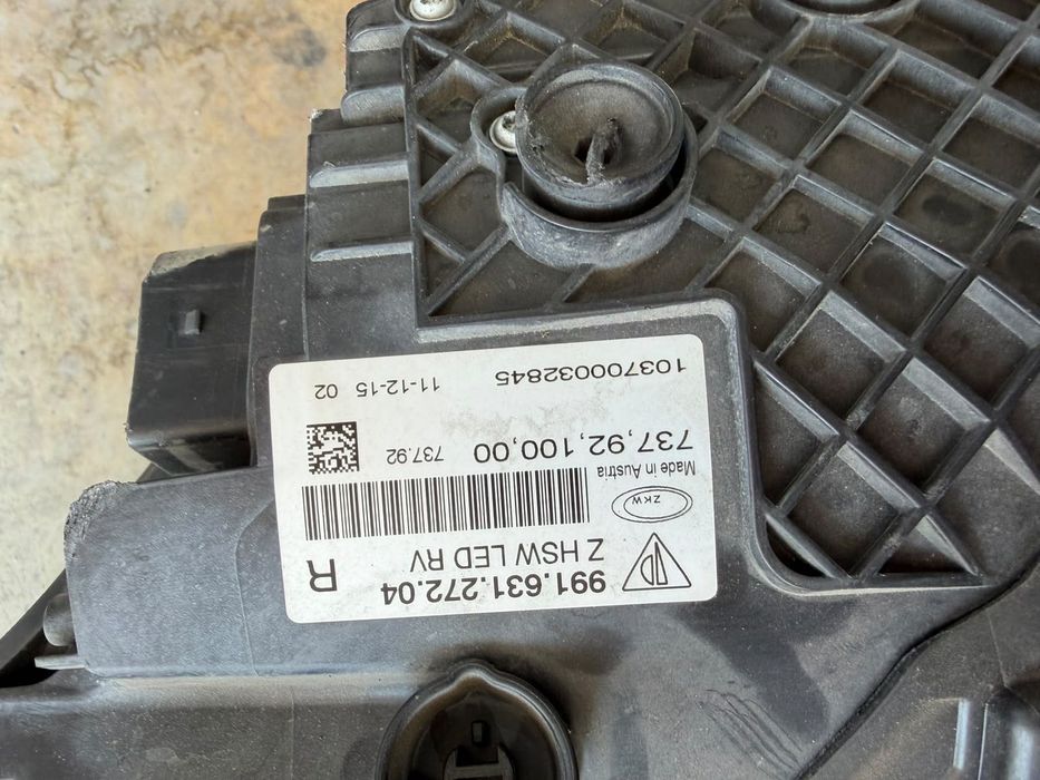 Десен фар за Порше Porsche 911