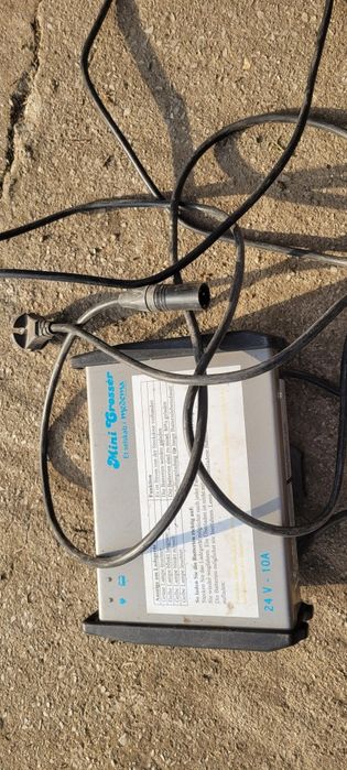 Зарядно за инвалидна количка