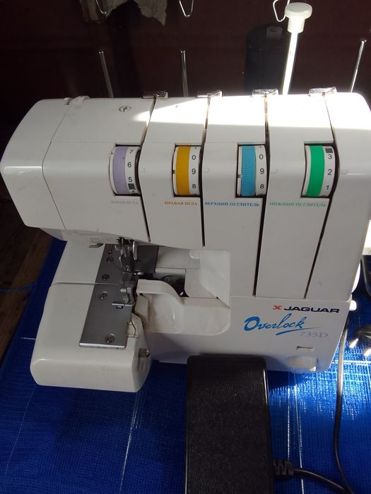 Продам оверлок 12 оборотов