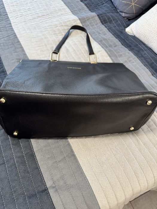 Tommy Hilfiger Hobo bags оригинални чанти, естествена кожа