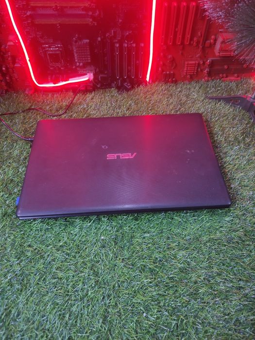 Продам ноутбук asus полностью рабочий