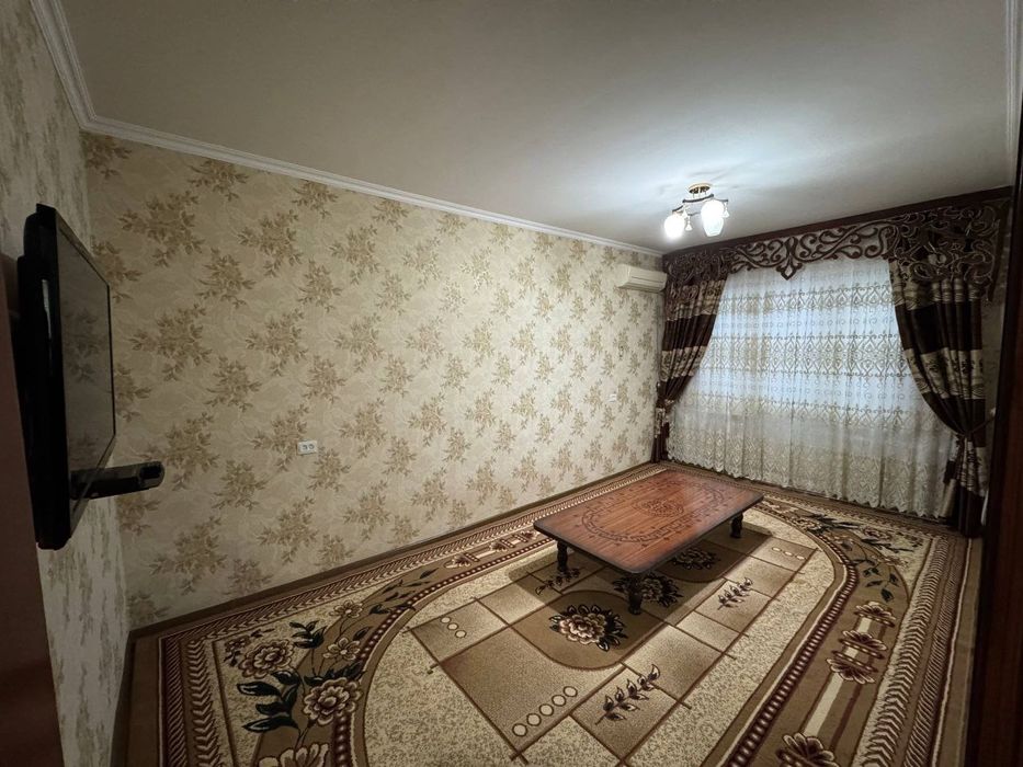 5-мкр.да жойлашган 2 хонали квартира ижарага берилади ОИЛАГА узок мудд