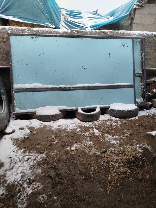 Дарвоза сотилади