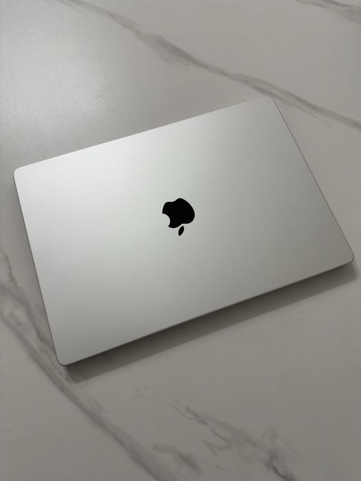 Apple MacBook Pro 16 / 2023 / 16.2