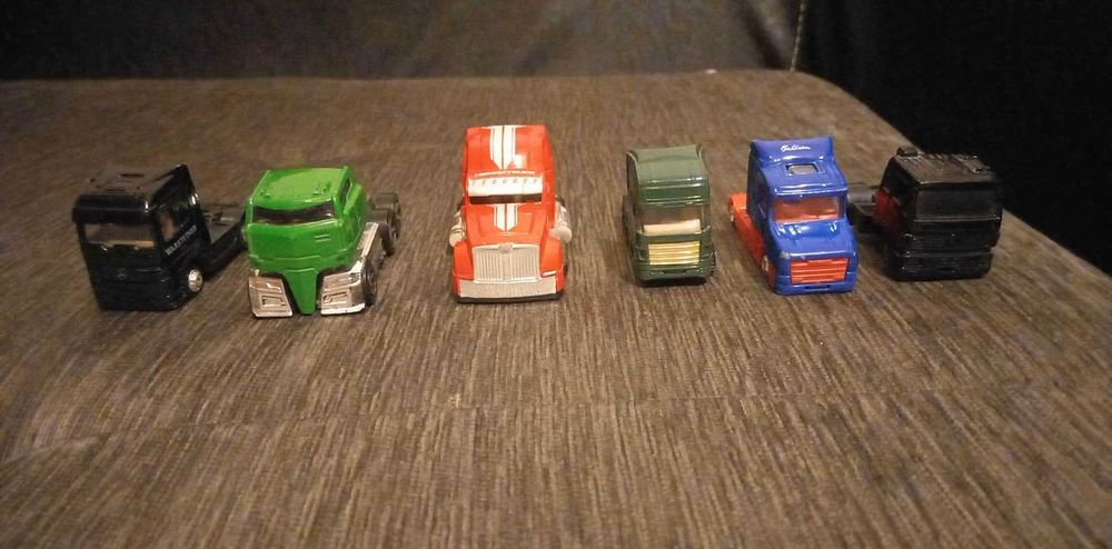 Продавам колекция Ферари от Шел и други.