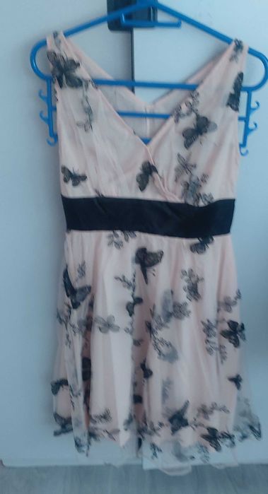 Рокля с пеперуди