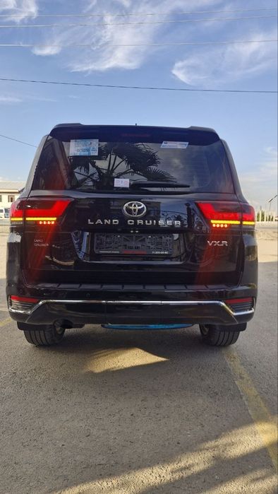Toyota Land Cruiser 300 VXGR 2022 yil японка матор 35 турбина фул пази